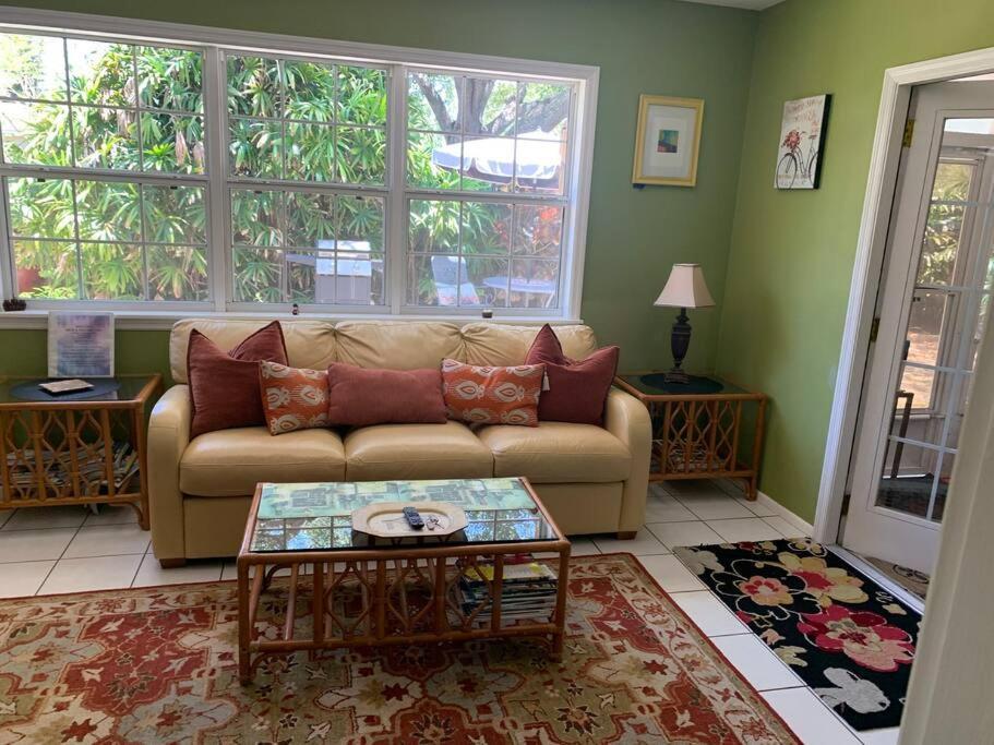 One Bed Suite Near Beaches And Downtown Σεϊρασότα Εξωτερικό φωτογραφία