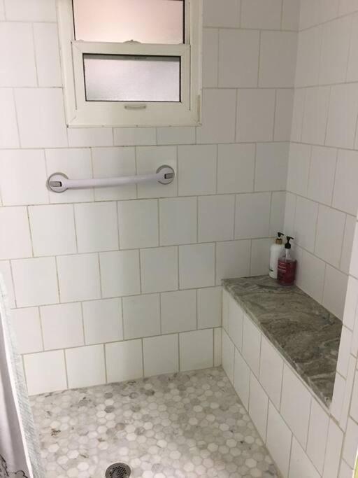 One Bed Suite Near Beaches And Downtown Σεϊρασότα Εξωτερικό φωτογραφία