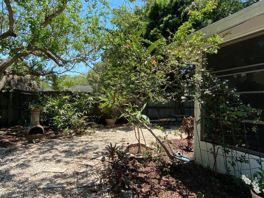 One Bed Suite Near Beaches And Downtown Σεϊρασότα Εξωτερικό φωτογραφία